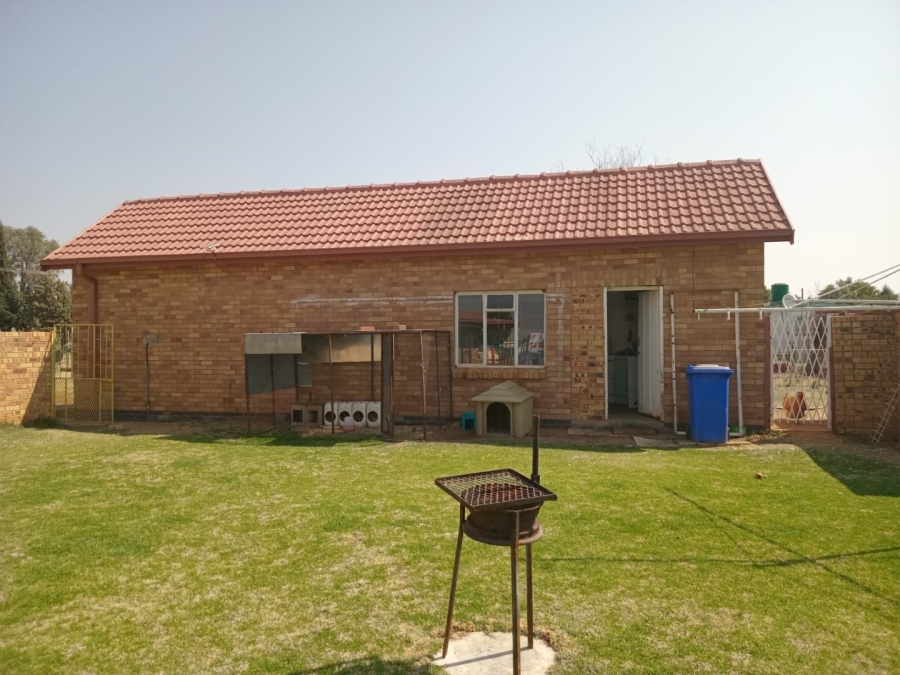 4 Bedroom Property for Sale in Bloemhof North West